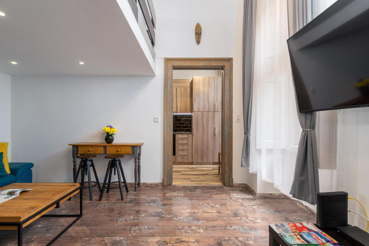 Astoria Blue Apartment Budapest Bagian luar foto